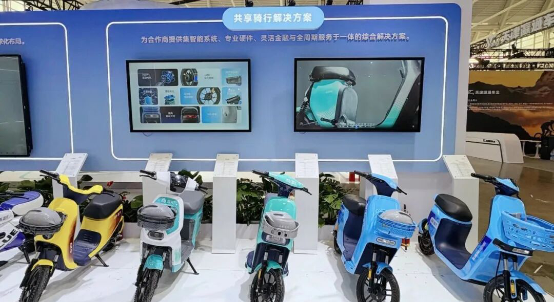 人从众！蓝&pi;展台现场人气爆棚，你来了吗？